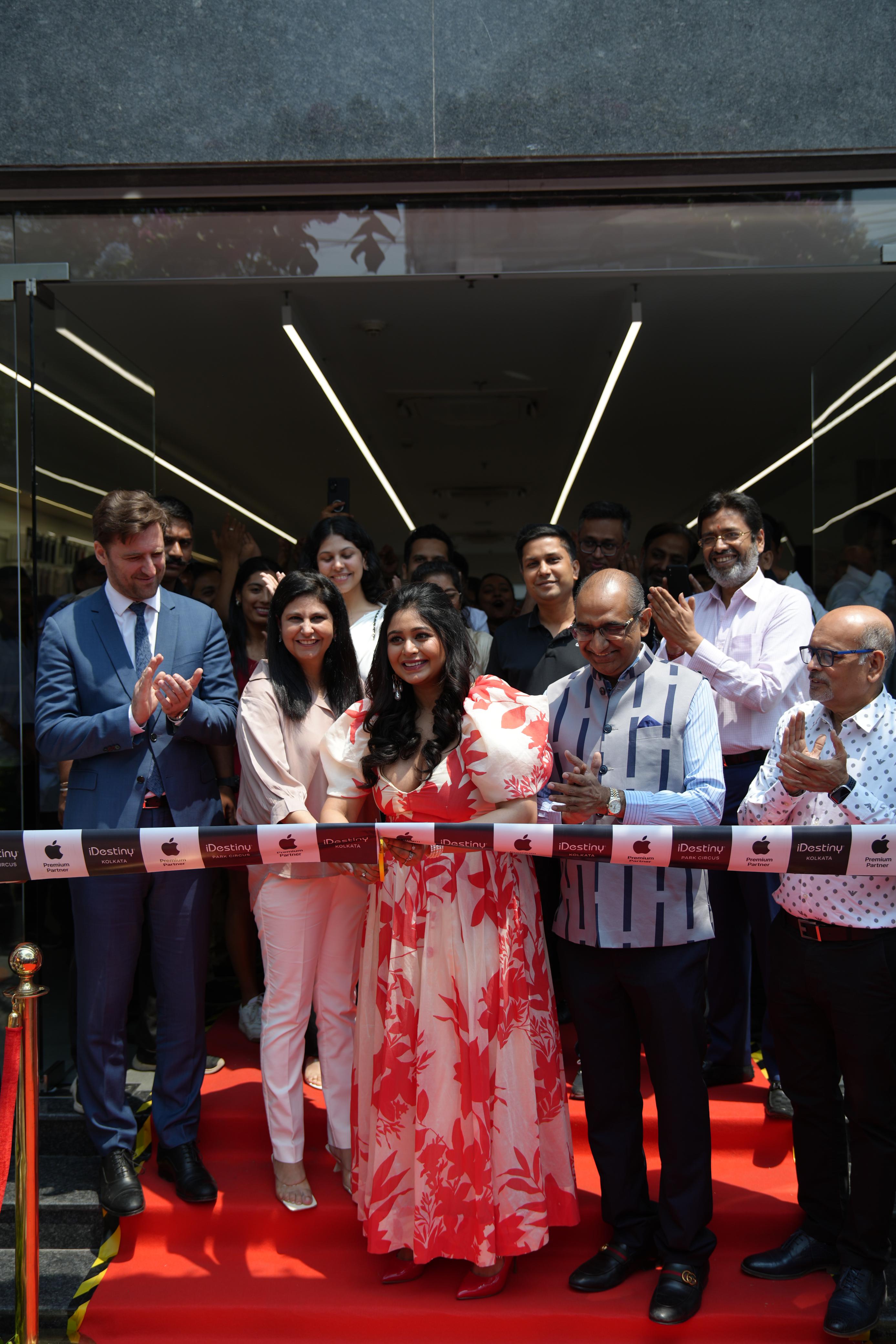 iDestiny Unveiled Kolkata's First & Largest Apple Premium Partner Store in East India Near Park Circus 7 Point Crossing